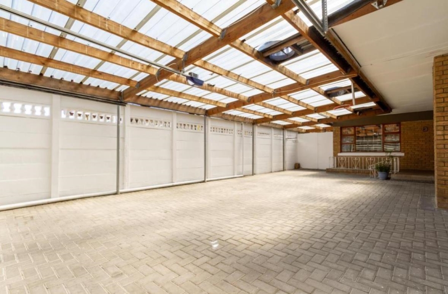 4 Bedroom Property for Sale in Belgravia Western Cape